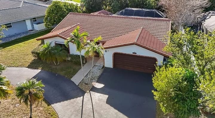Property at 1060 NW 82nd Ave, Coral Springs, FL 33071